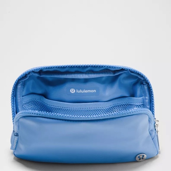 Lululemon Everywhere Belt Bag 1L- Pool Party - Picture 4 of 6
